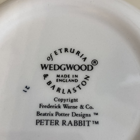 Wedge wood Peter Rabbit set mug & bowl - Picture 7 of 15